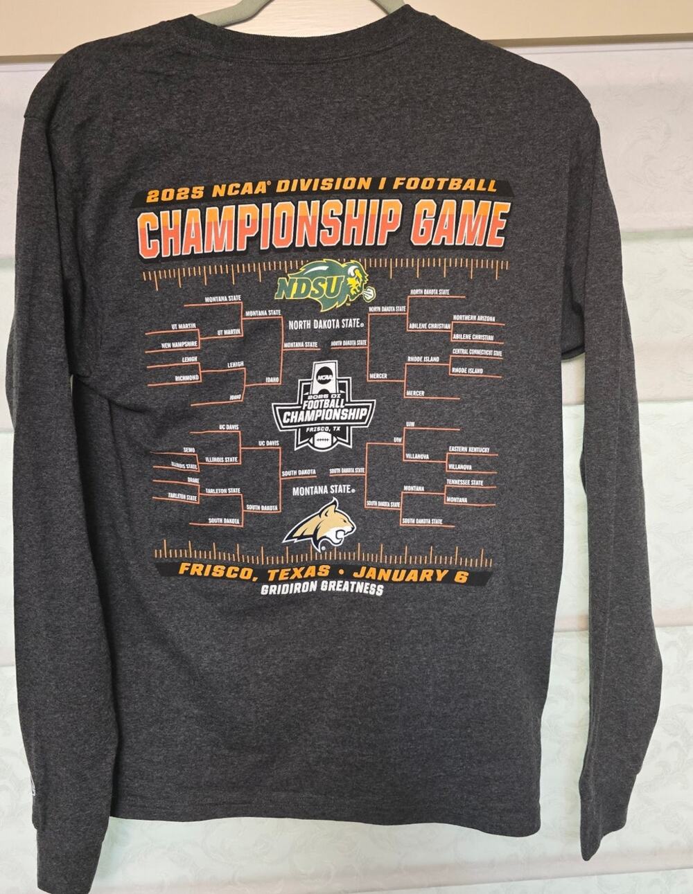 Champion NCAA 2025 FCS Championship NDSU Montana State Long Sleeve S NWOT NEW